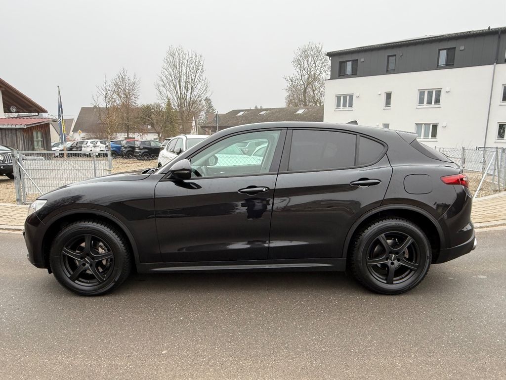 Alfa Romeo Stelvio 2017