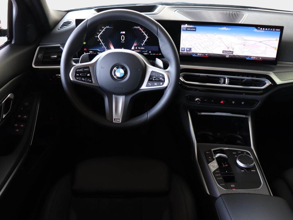 BMW 330 2024