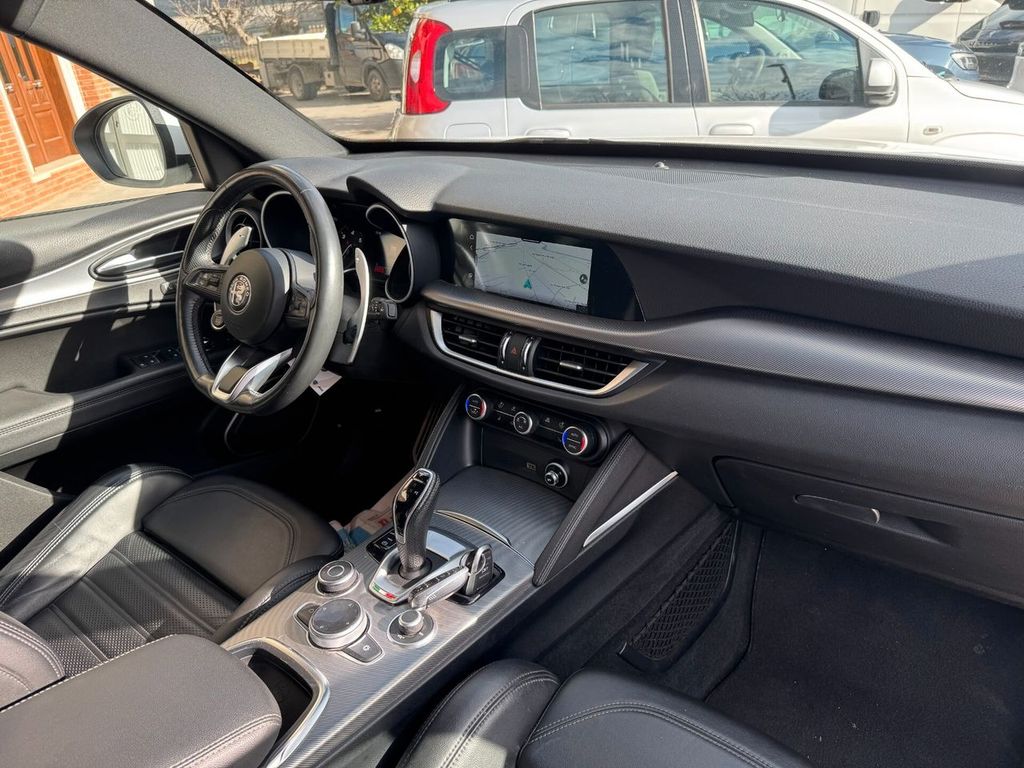 Alfa Romeo Stelvio 2021