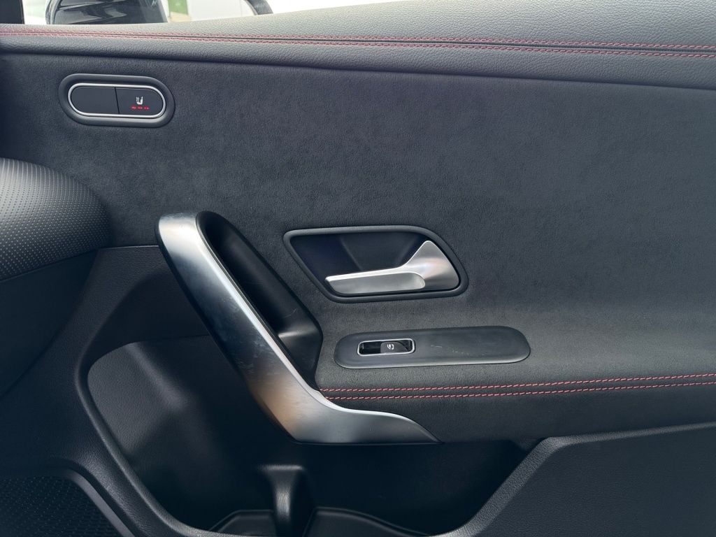 Mercedes-Benz CLA 200 2024