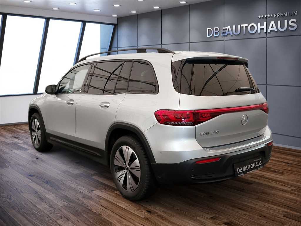 Mercedes-Benz EQB 2023