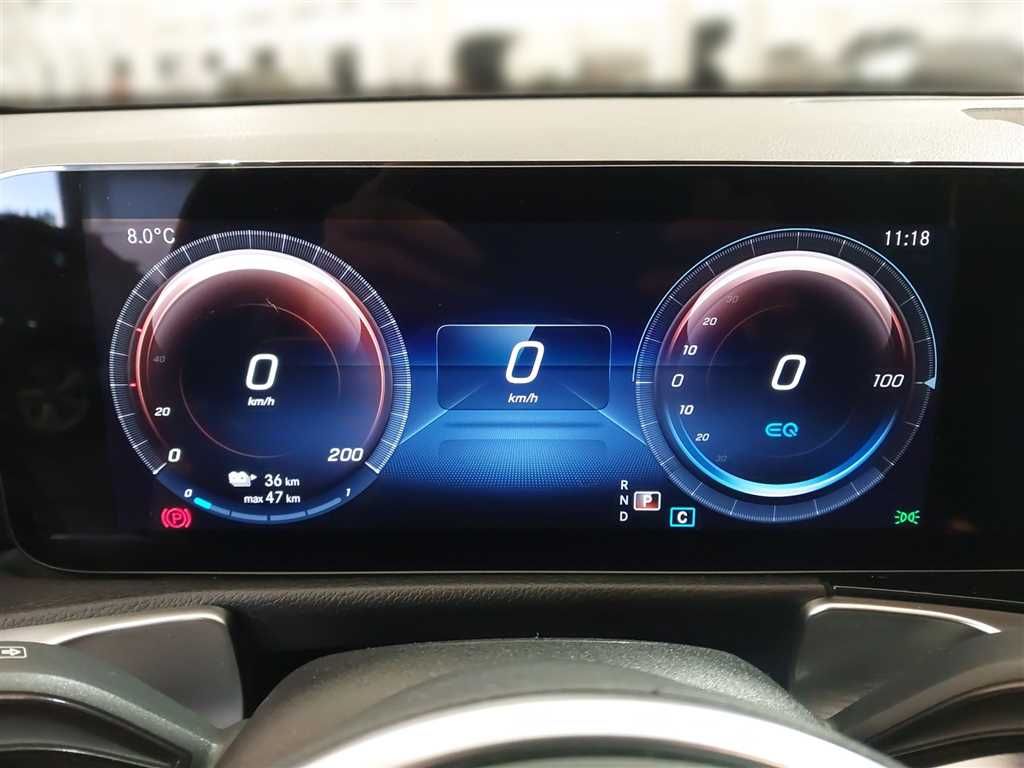 Mercedes-Benz EQB 2023