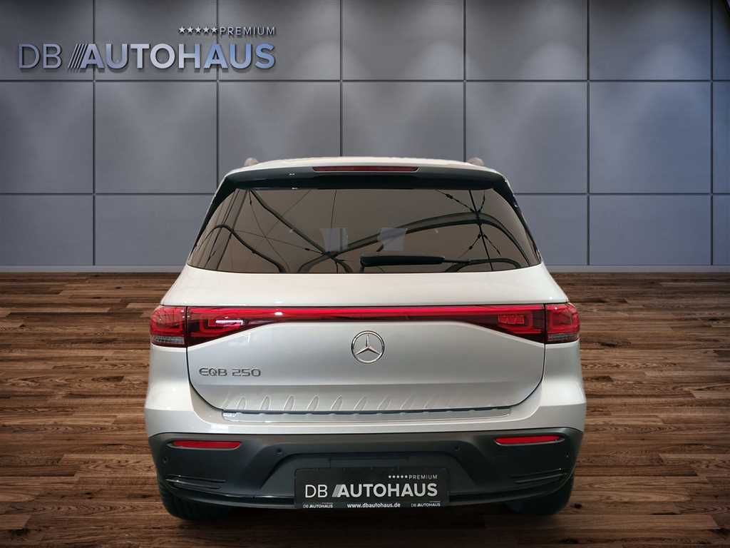 Mercedes-Benz EQB 2023