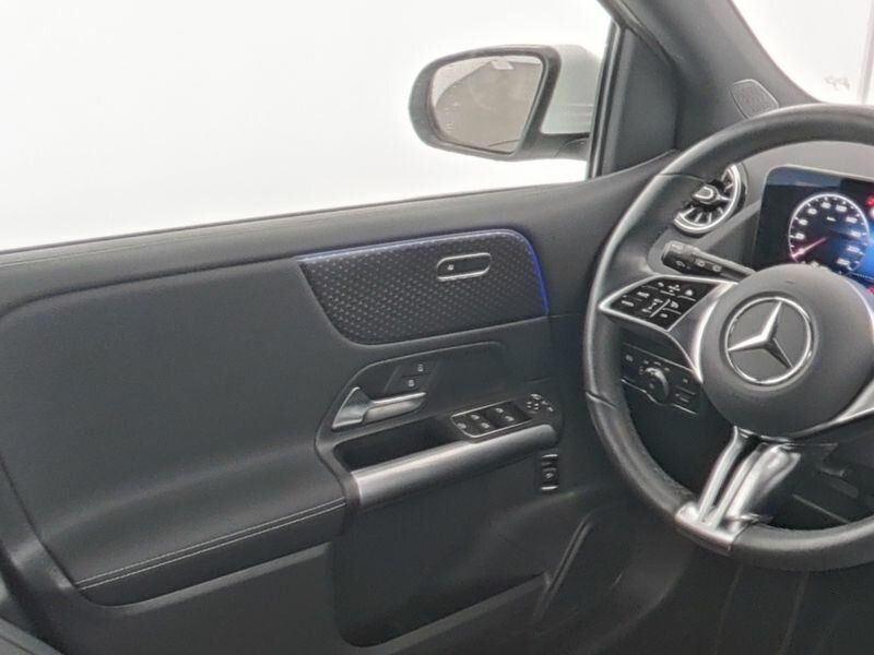 Mercedes-Benz B 220 2024