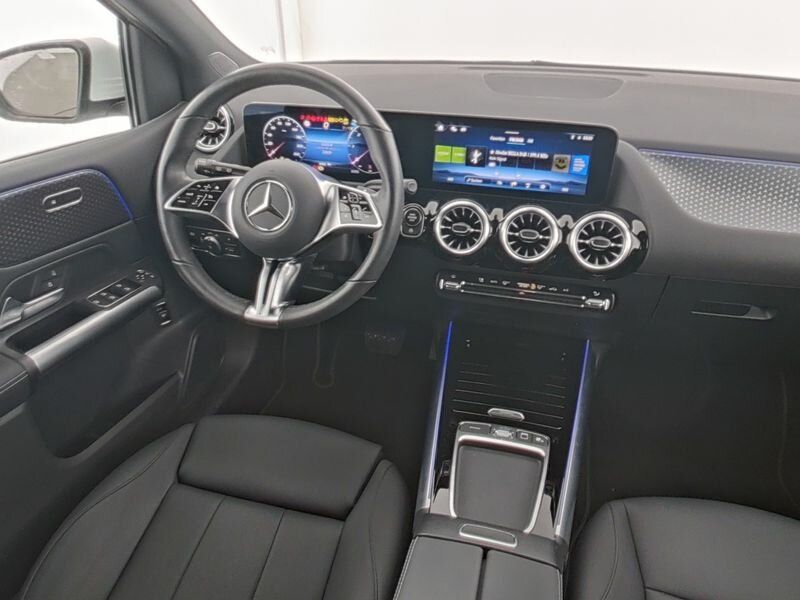 Mercedes-Benz B 220 2024