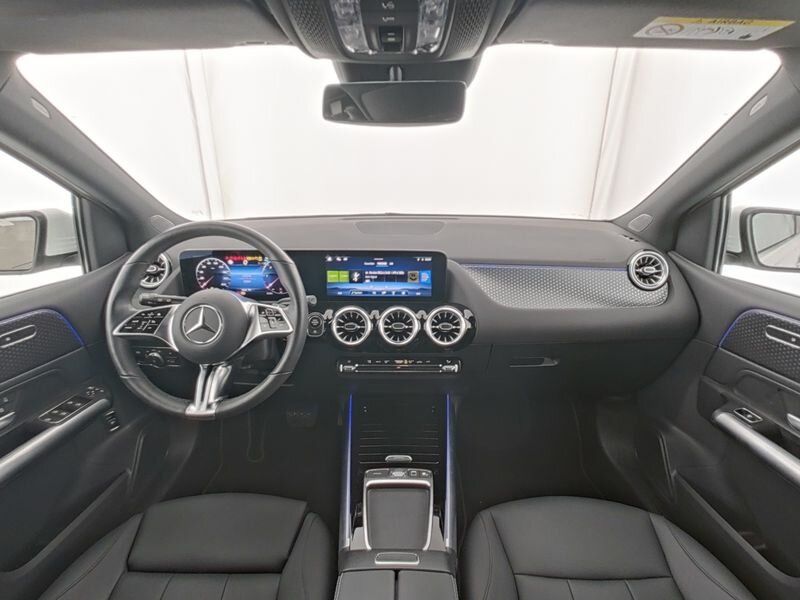 Mercedes-Benz B 220 2024