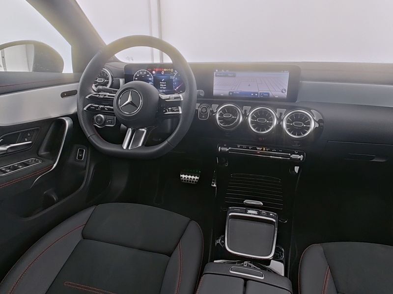 Mercedes-Benz CLA 200 2024