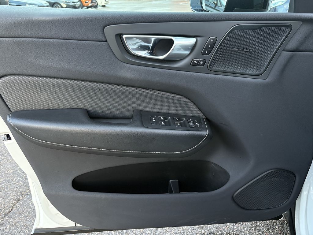 Volvo XC60 2022