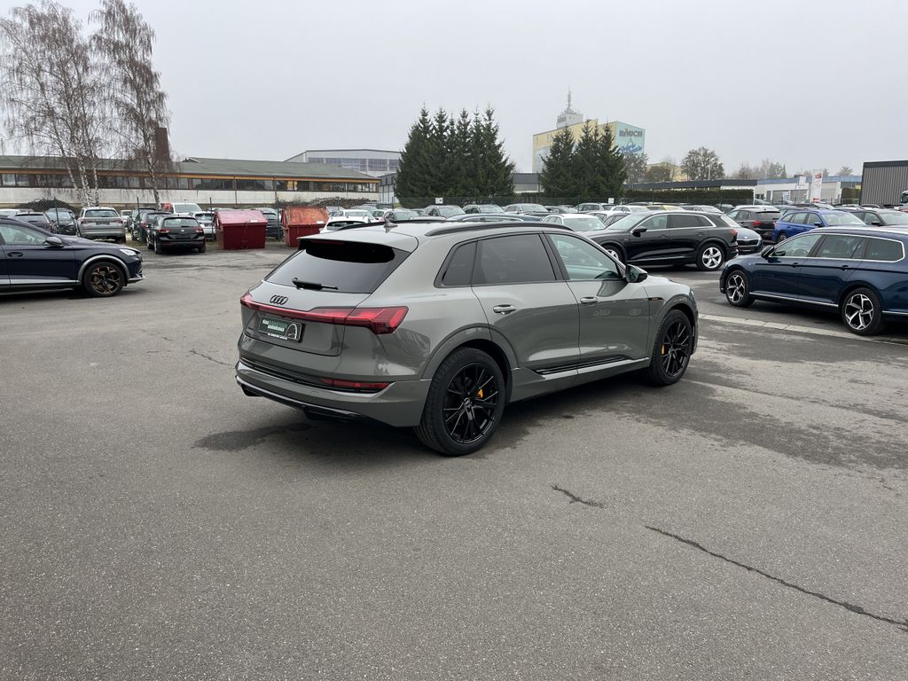 Audi e-tron 2022