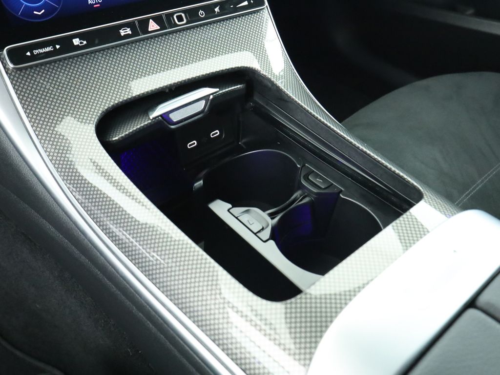 Mercedes-Benz C 300 2025