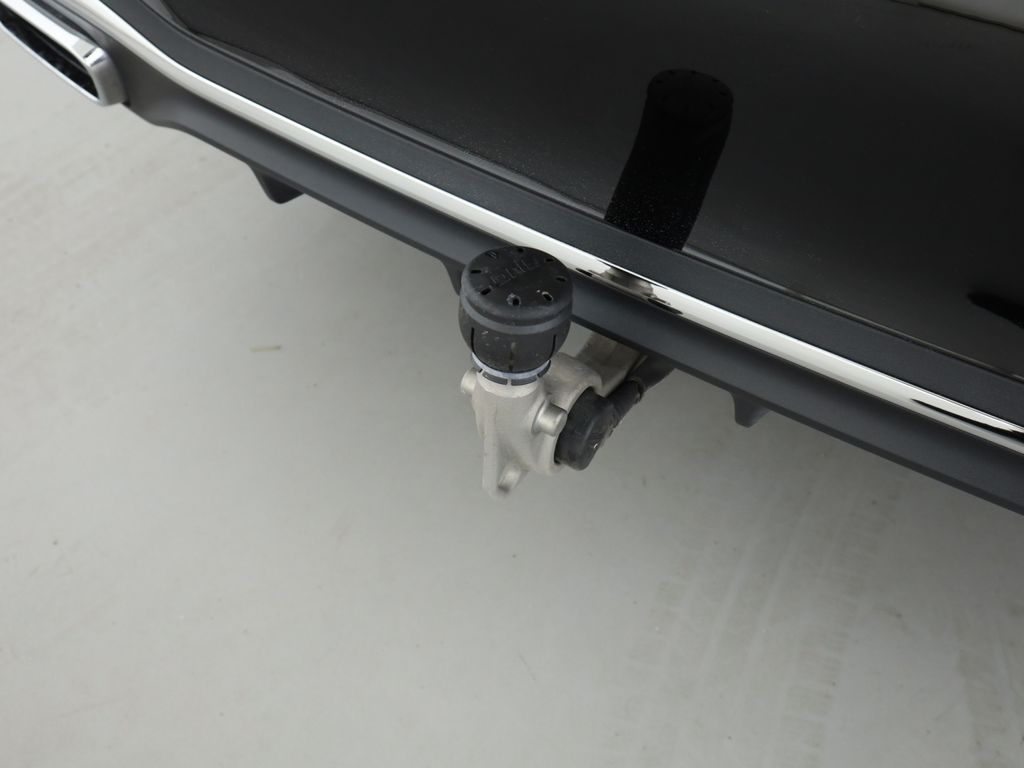 Mercedes-Benz C 300 2025