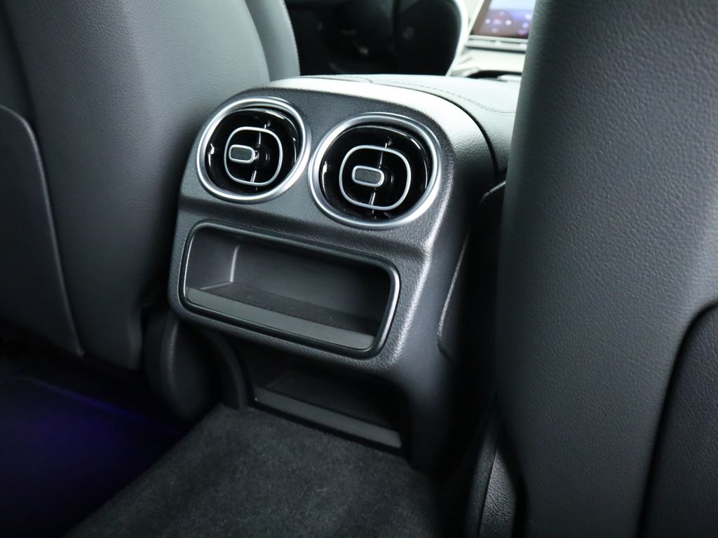 Mercedes-Benz C 300 2025