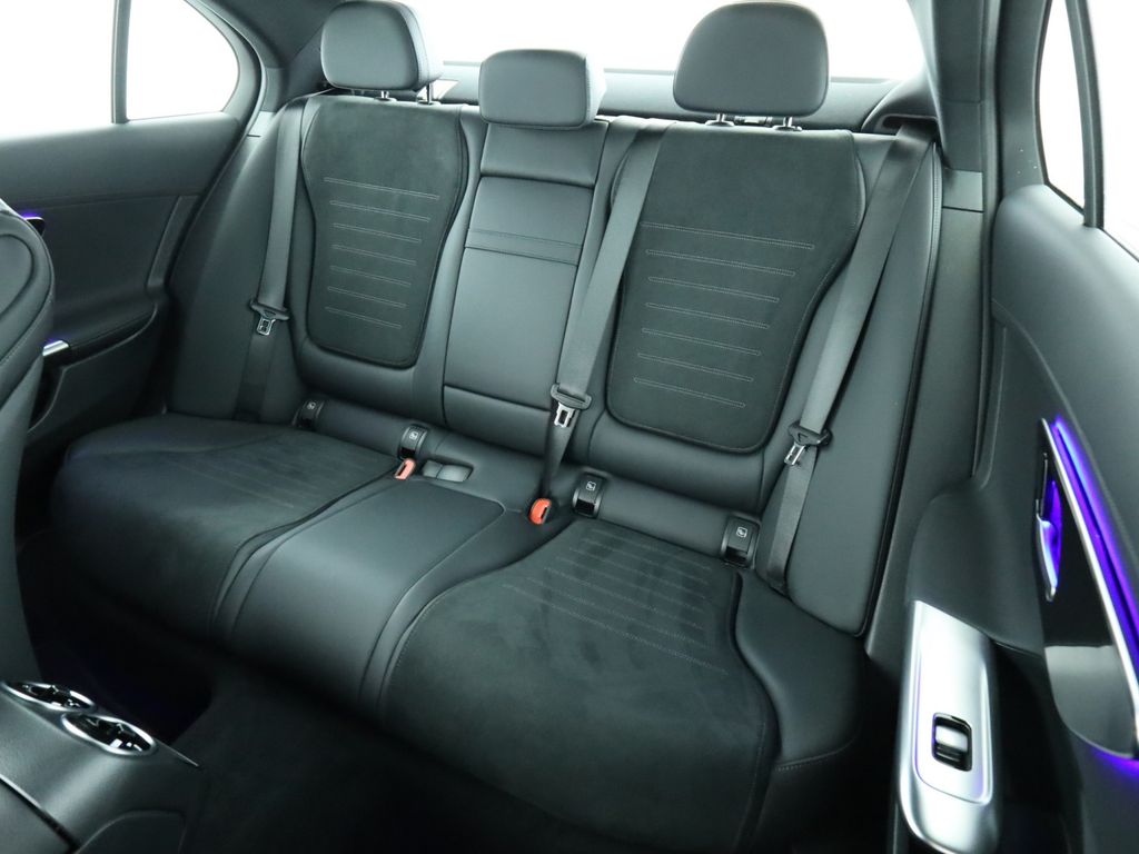 Mercedes-Benz C 300 2025