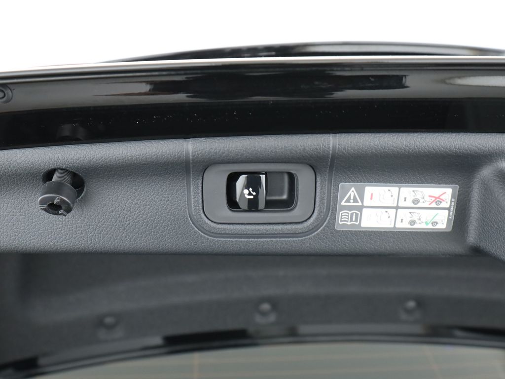 Mercedes-Benz C 300 2025