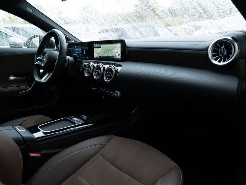 Mercedes-Benz CLA 220 2025