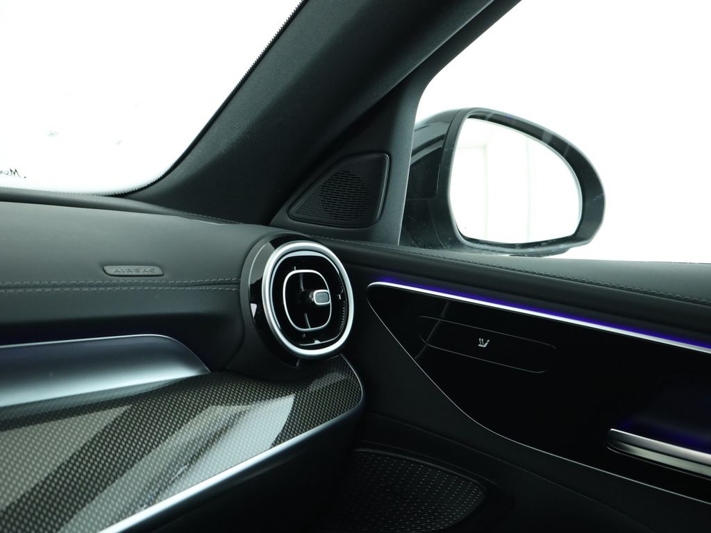 Mercedes-Benz C 300 2025