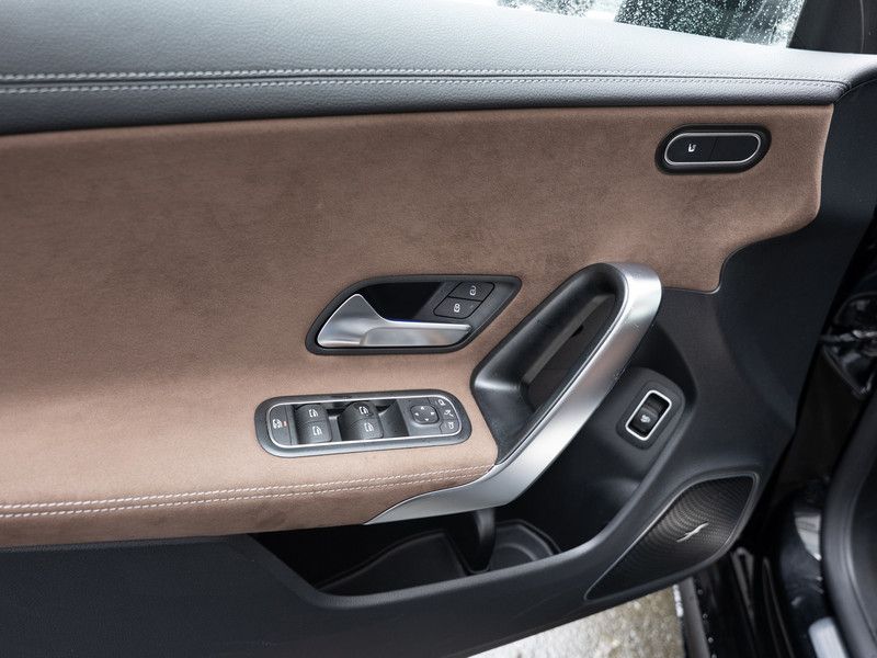 Mercedes-Benz CLA 220 2025