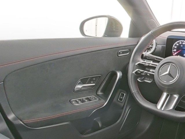 Mercedes-Benz CLA 200 2024