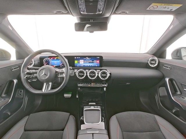 Mercedes-Benz CLA 200 2024