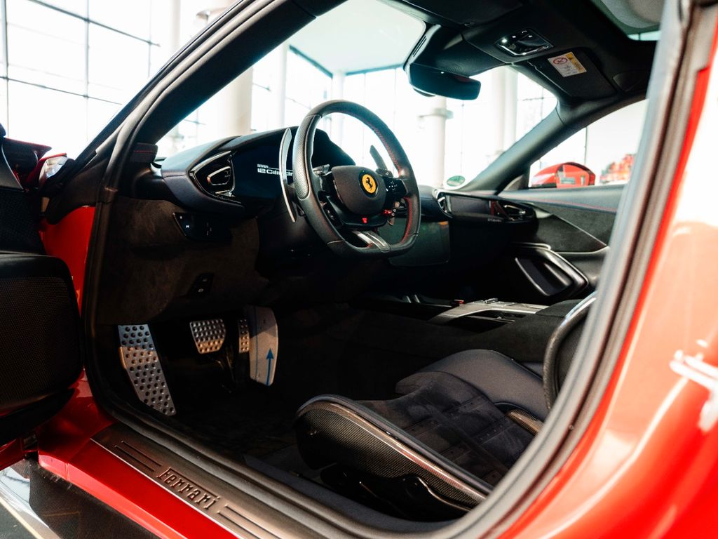 Ferrari 12Cilindri 2025