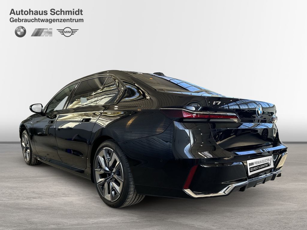 BMW i7 2024