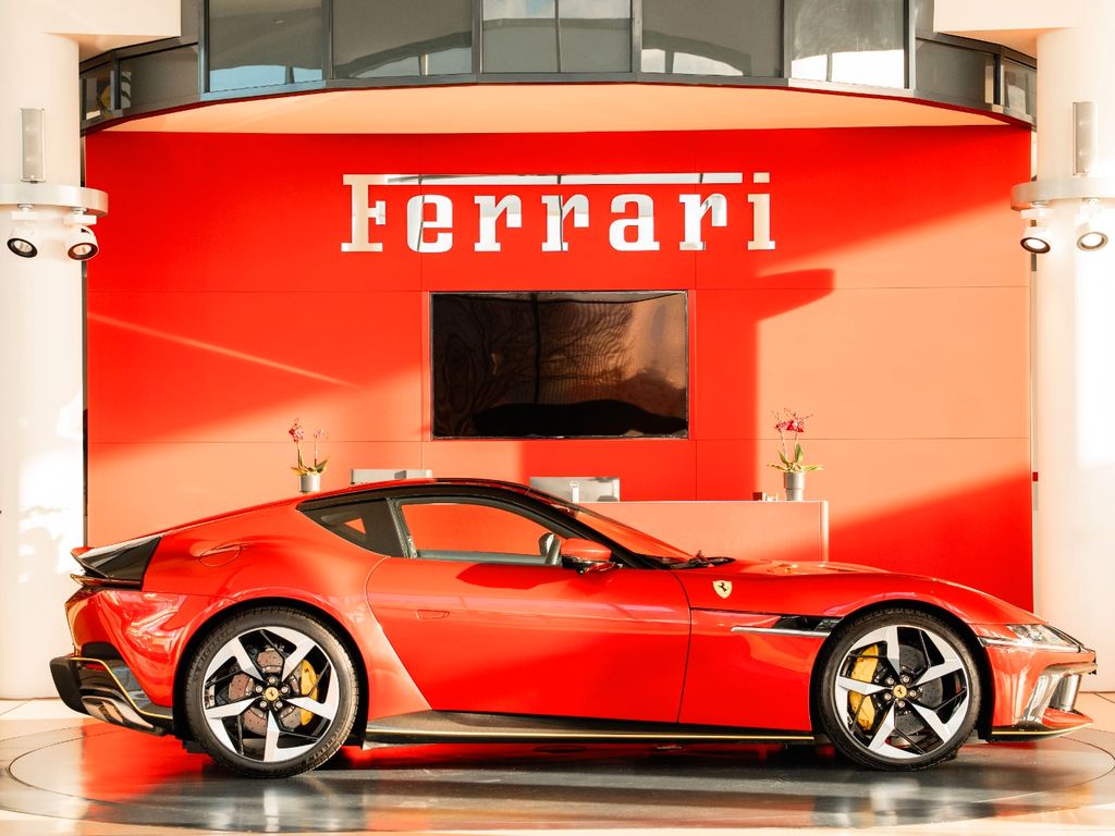 Ferrari 12Cilindri 2025