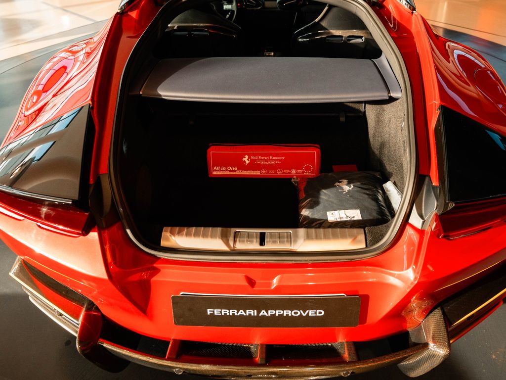 Ferrari 12Cilindri 2025