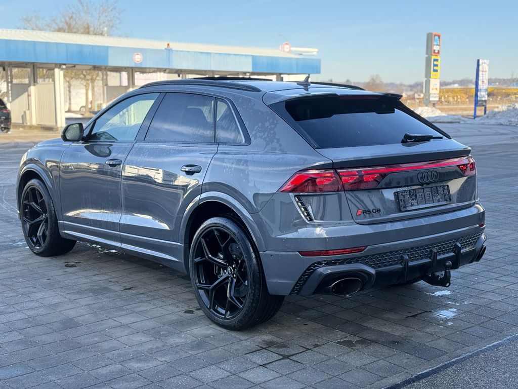 Audi RSQ8 2025