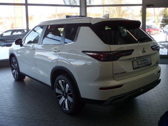 Mitsubishi Outlander 2025