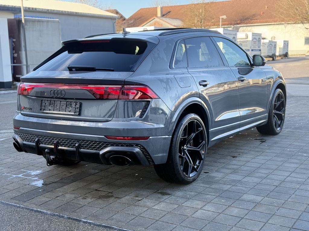 Audi RSQ8 2025