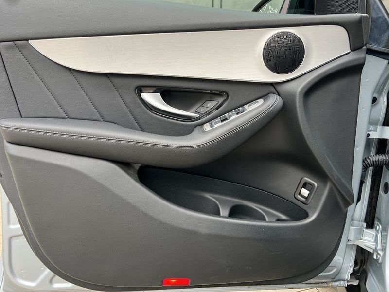 Mercedes-Benz GLC 300 2021