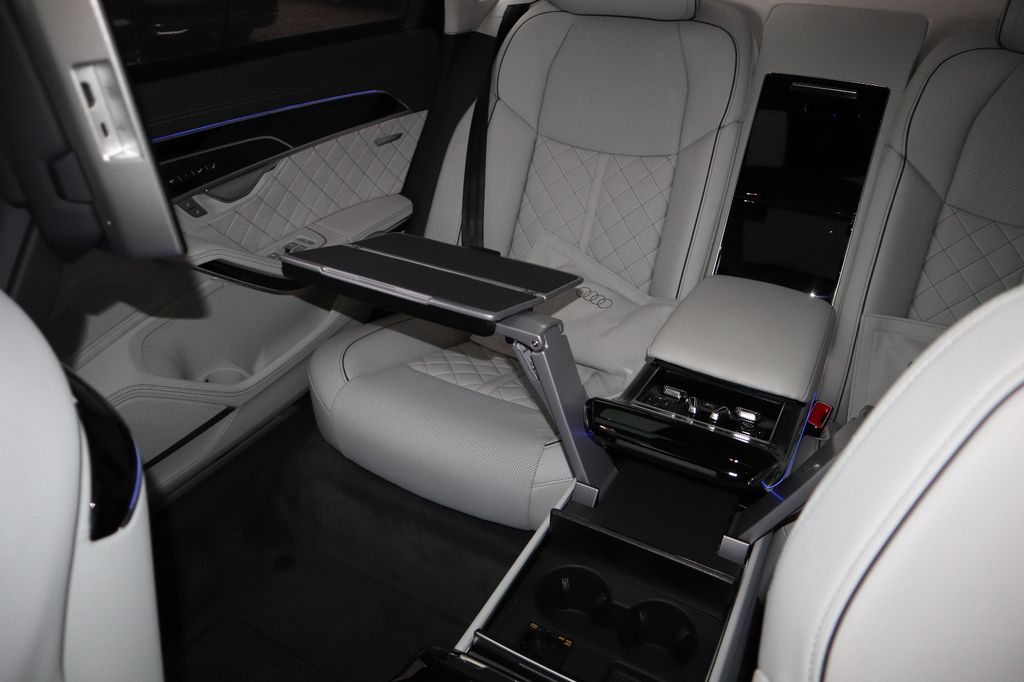 Audi A8 2025