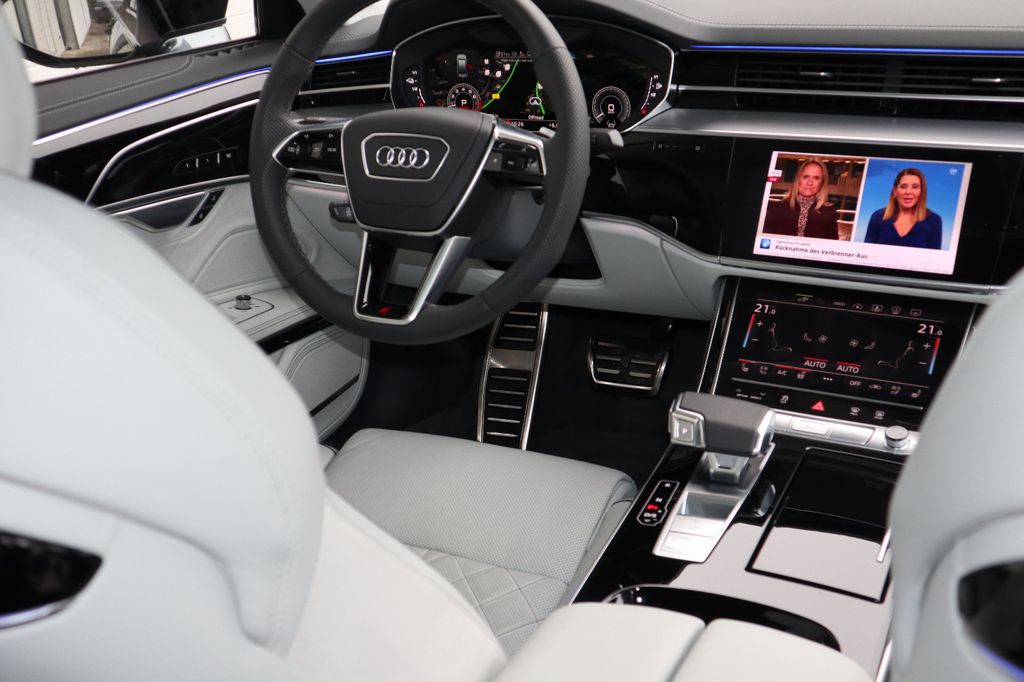 Audi A8 2025