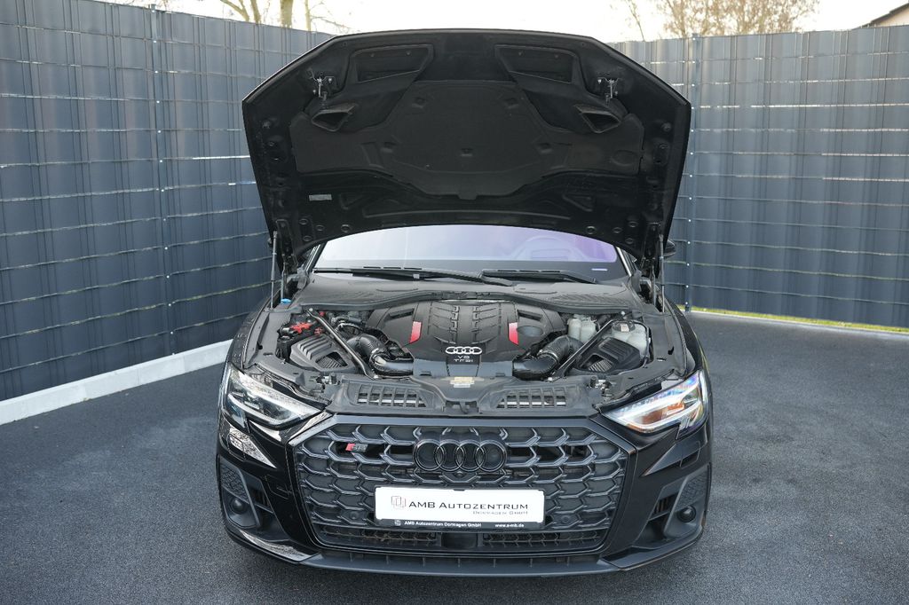 Audi S8 2023