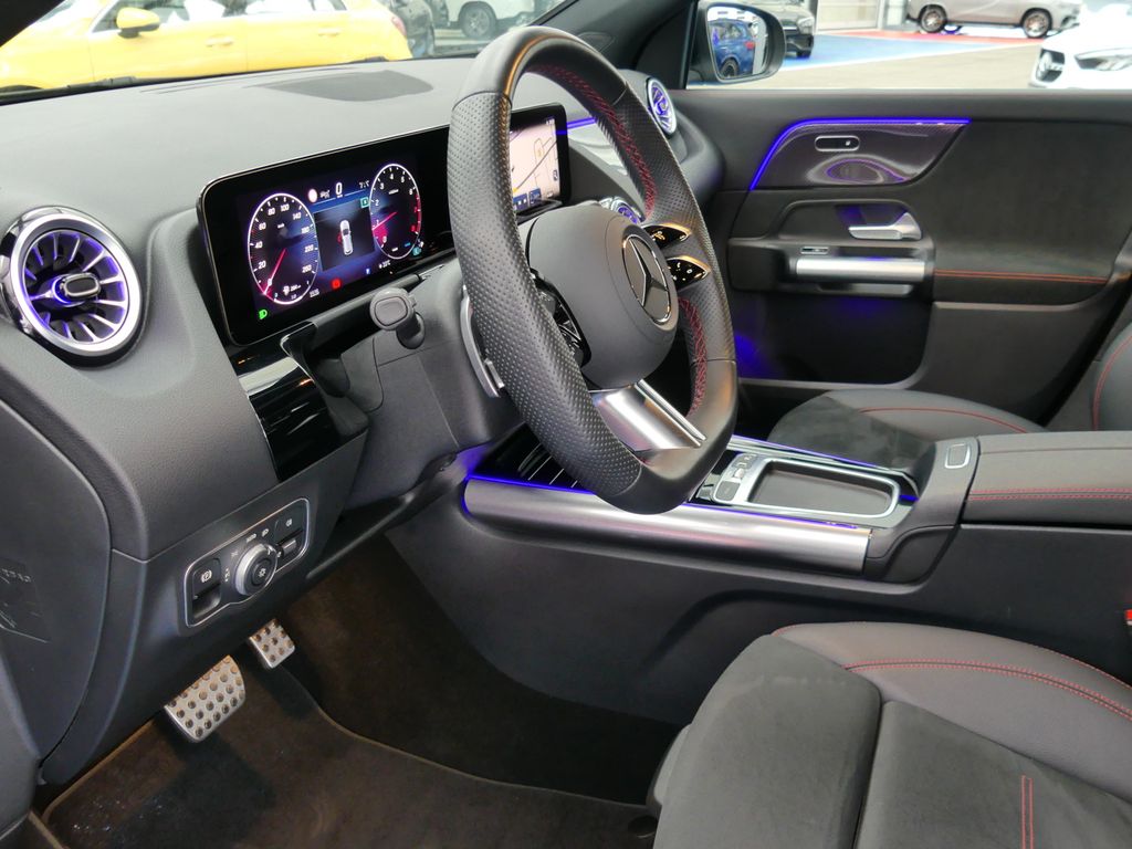 Mercedes-Benz GLA 200 2025