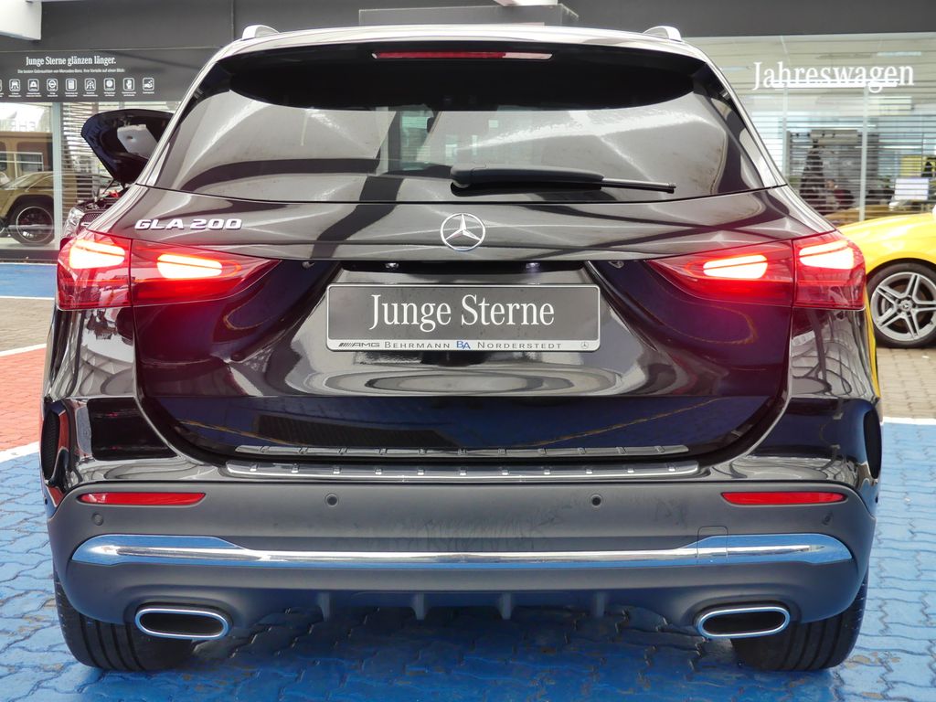 Mercedes-Benz GLA 200 2025