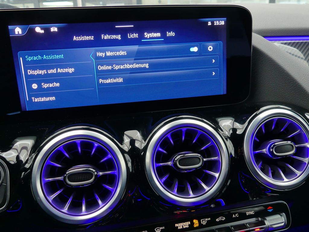 Mercedes-Benz GLA 200 2025