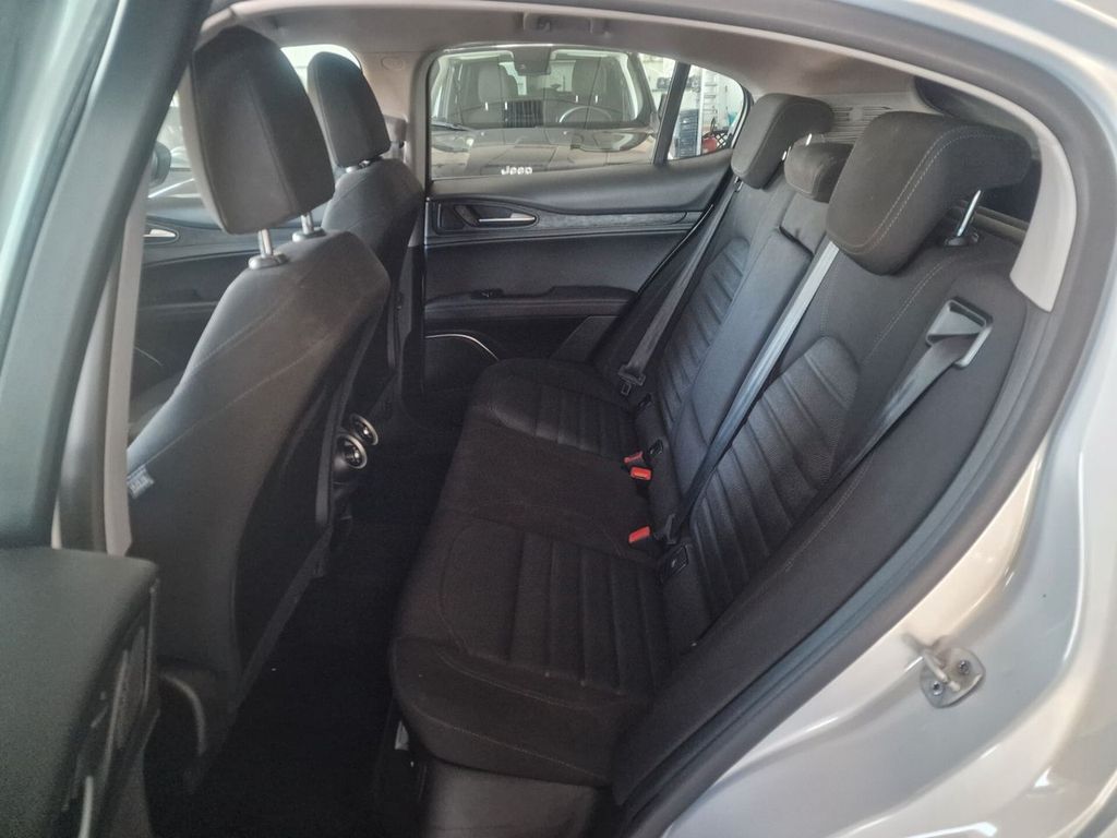 Alfa Romeo Stelvio 2021