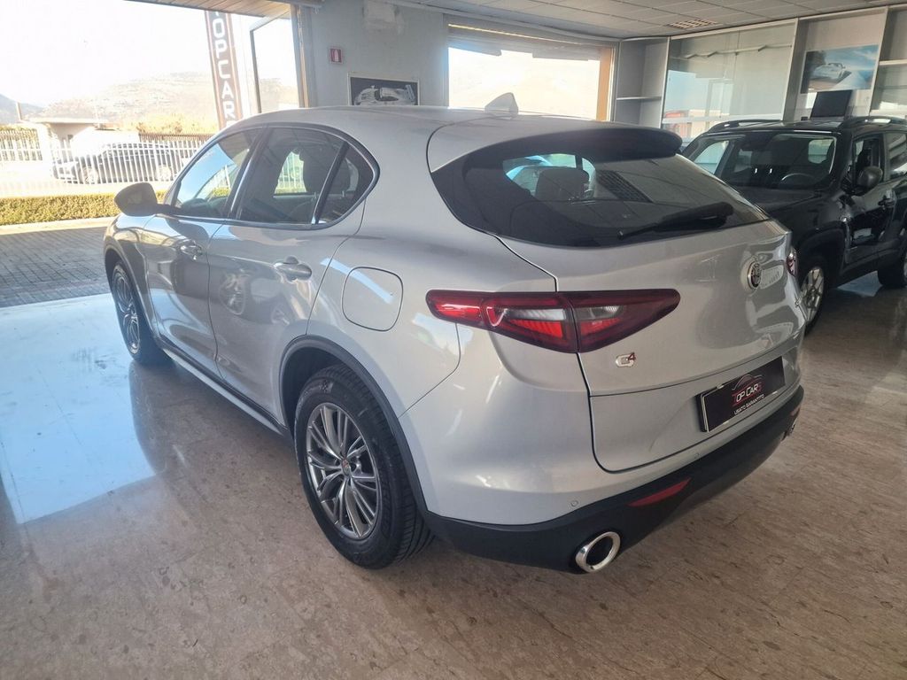 Alfa Romeo Stelvio 2021