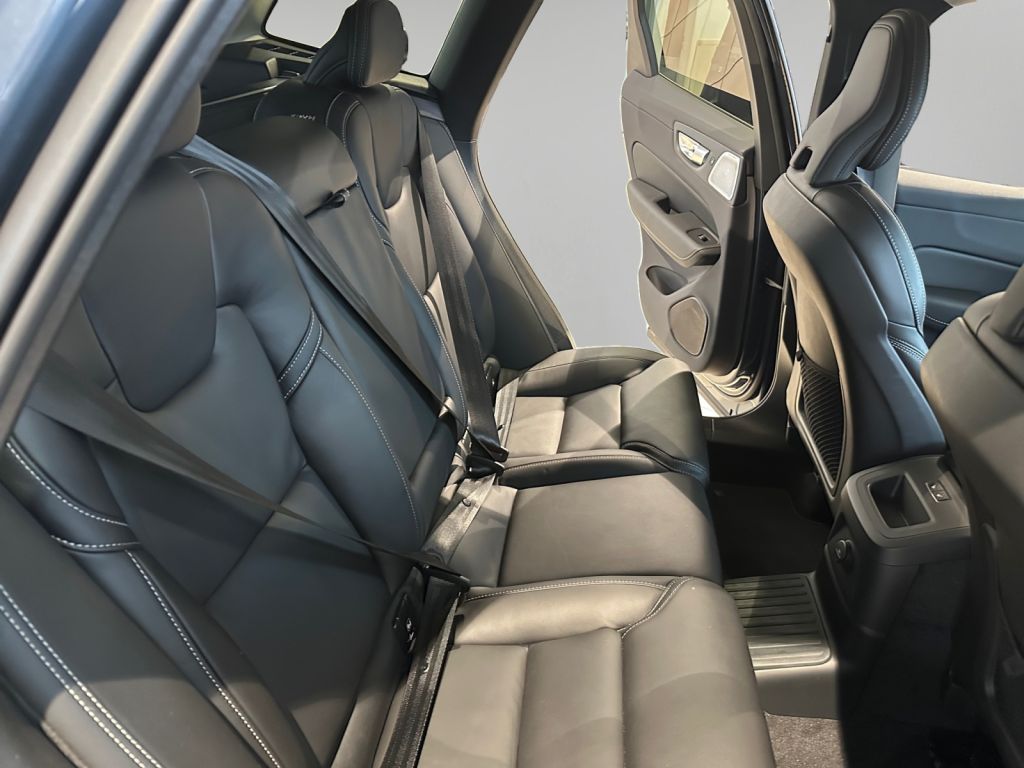 Volvo XC60 2025