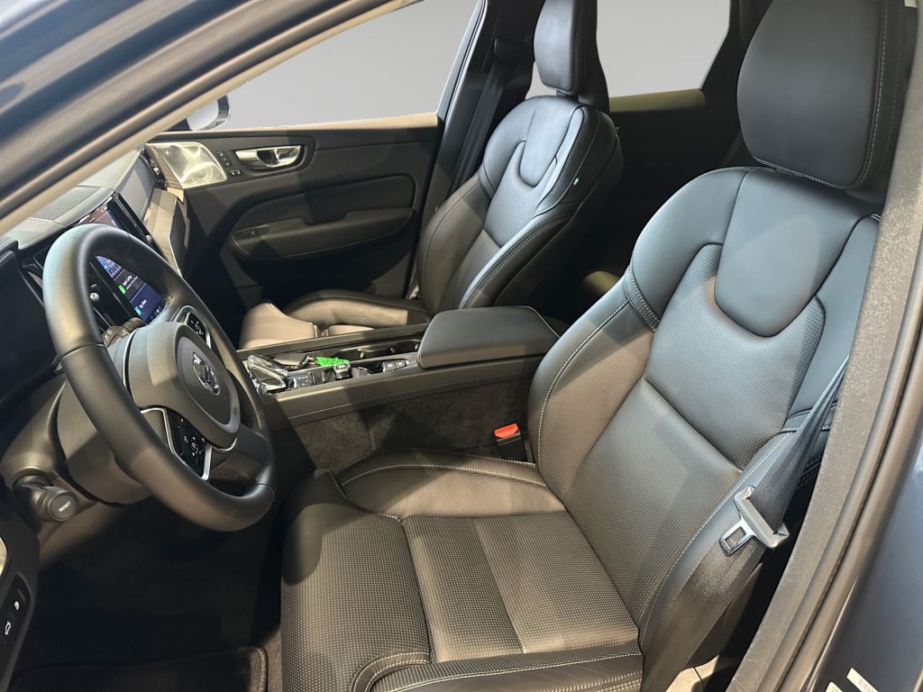 Volvo XC60 2025