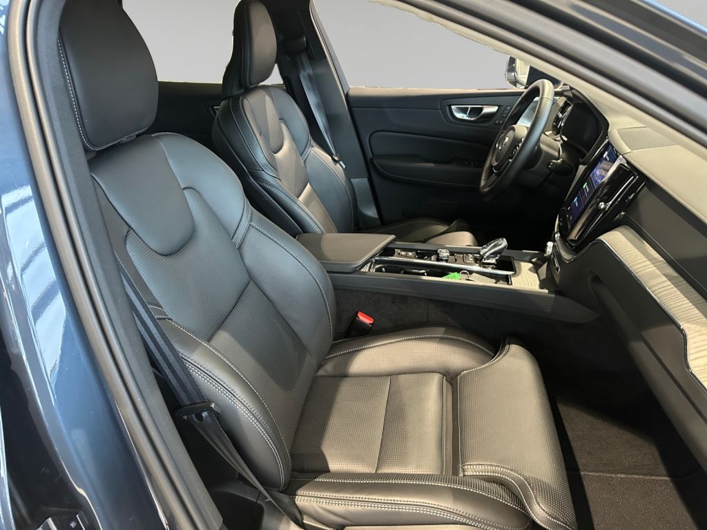 Volvo XC60 2025
