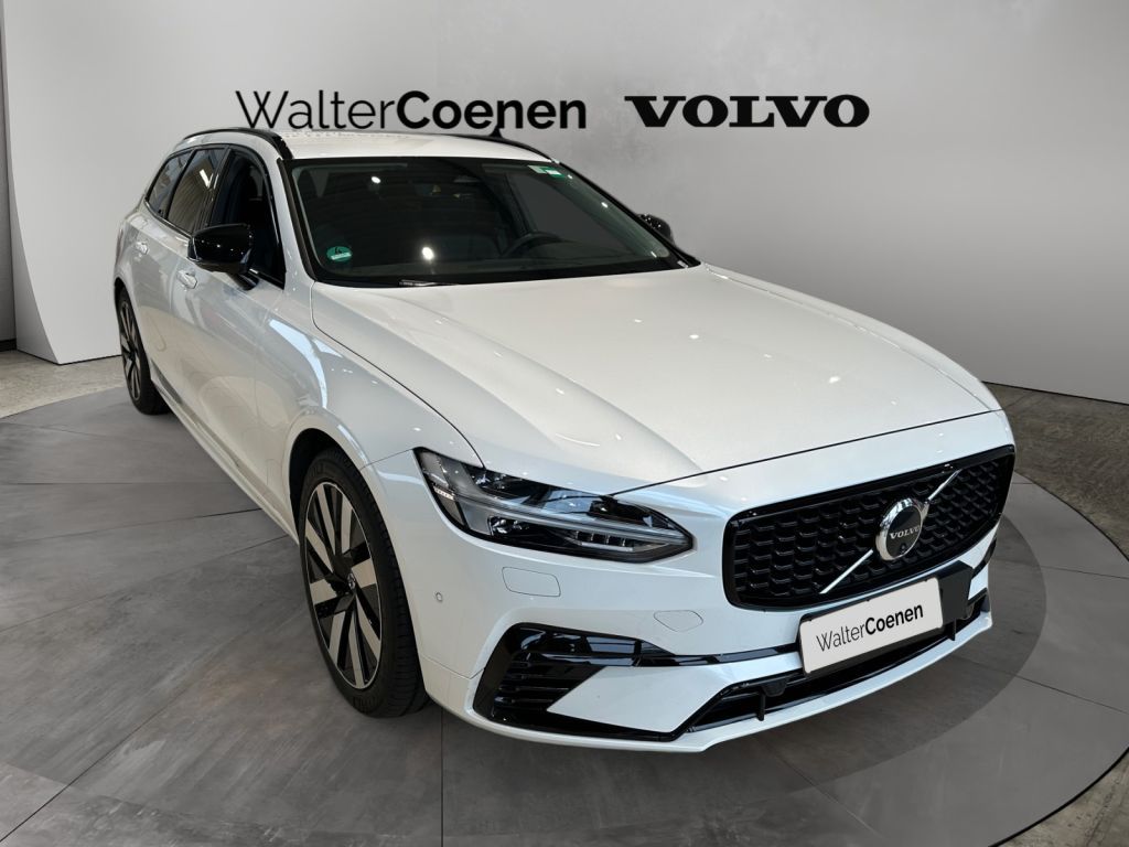 Volvo V90 2025
