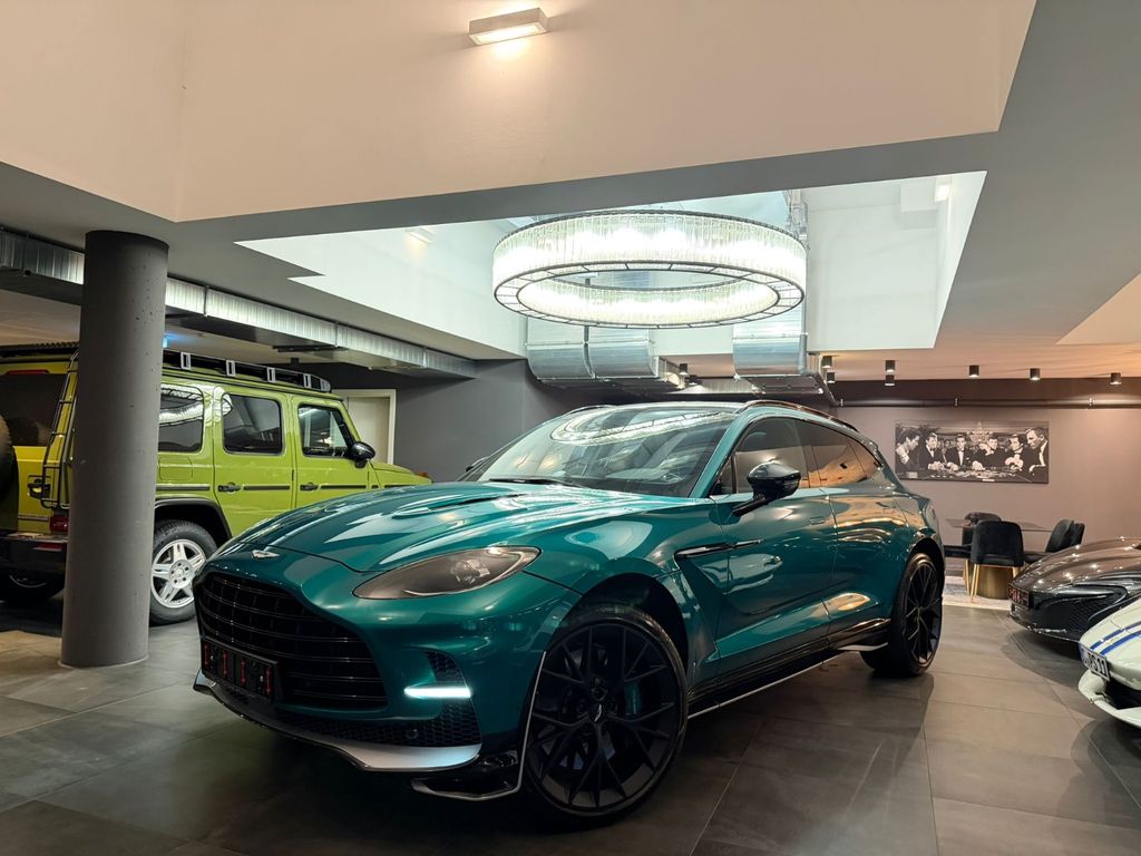 Aston Martin DBX 2025