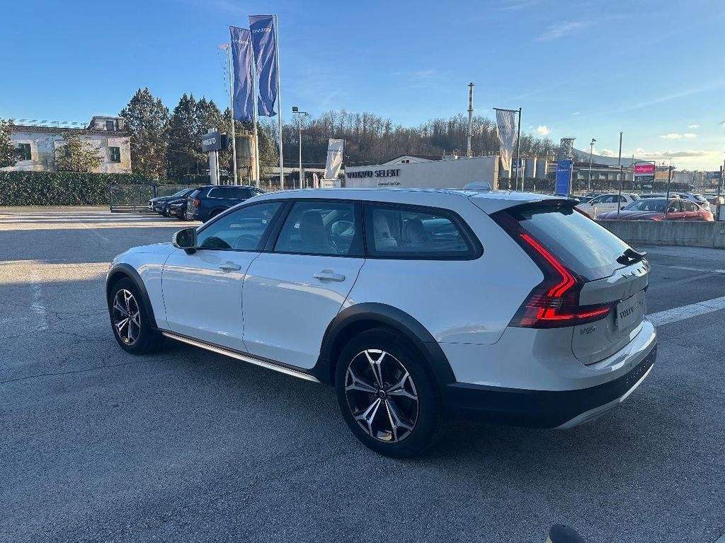 Volvo V90 Cross Country 2021