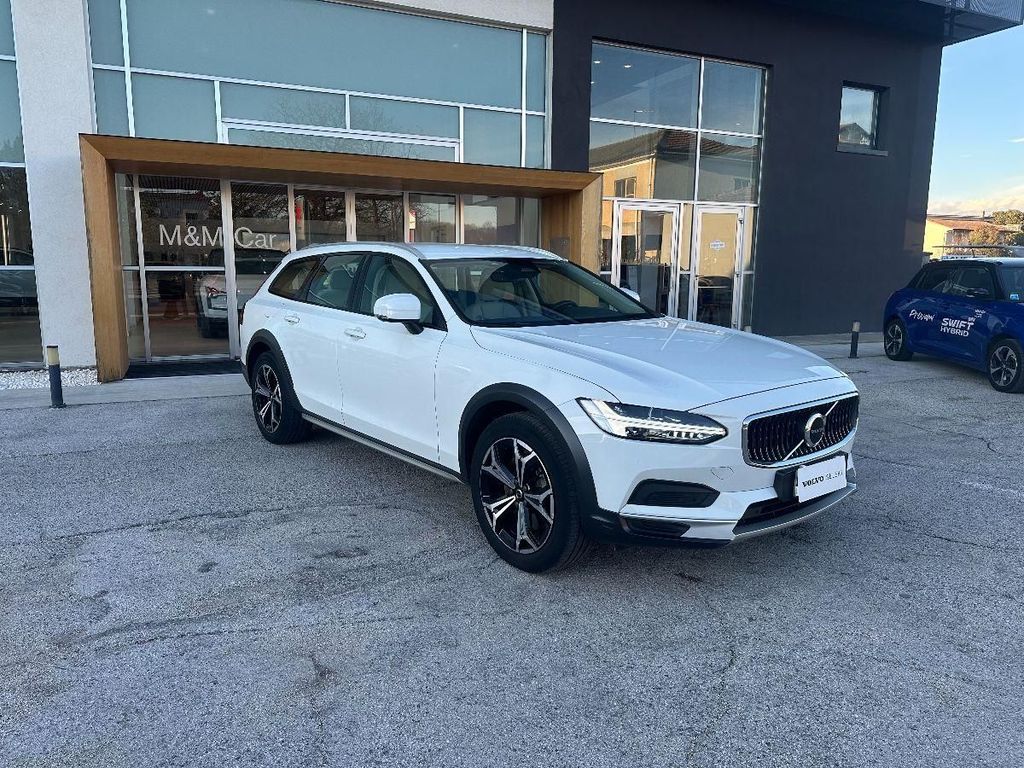 Volvo V90 Cross Country 2021