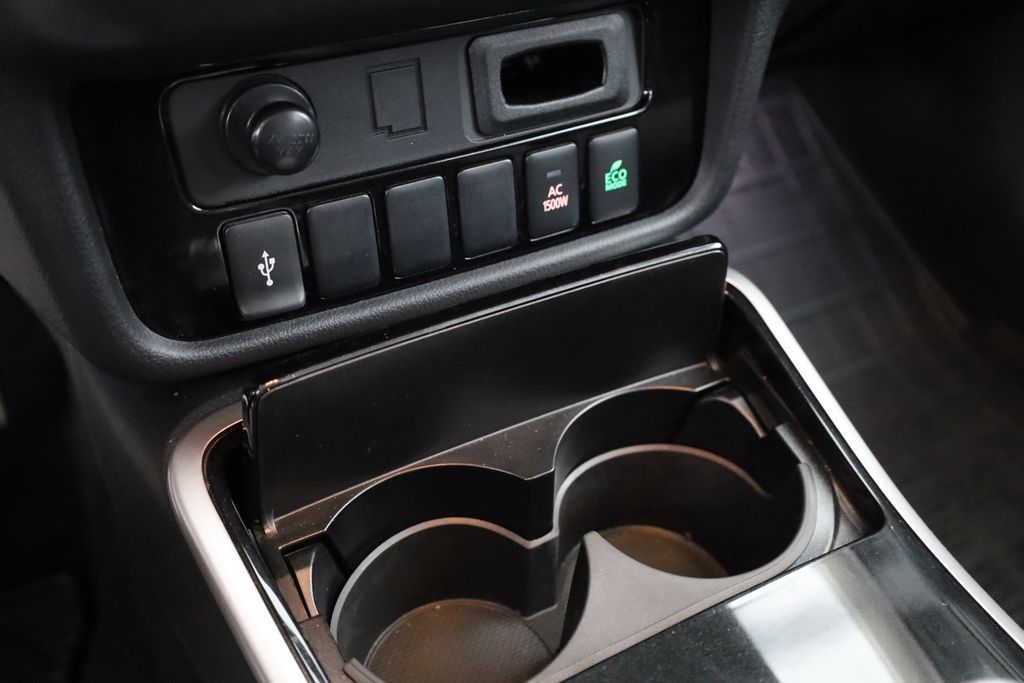 Mitsubishi Outlander 2020