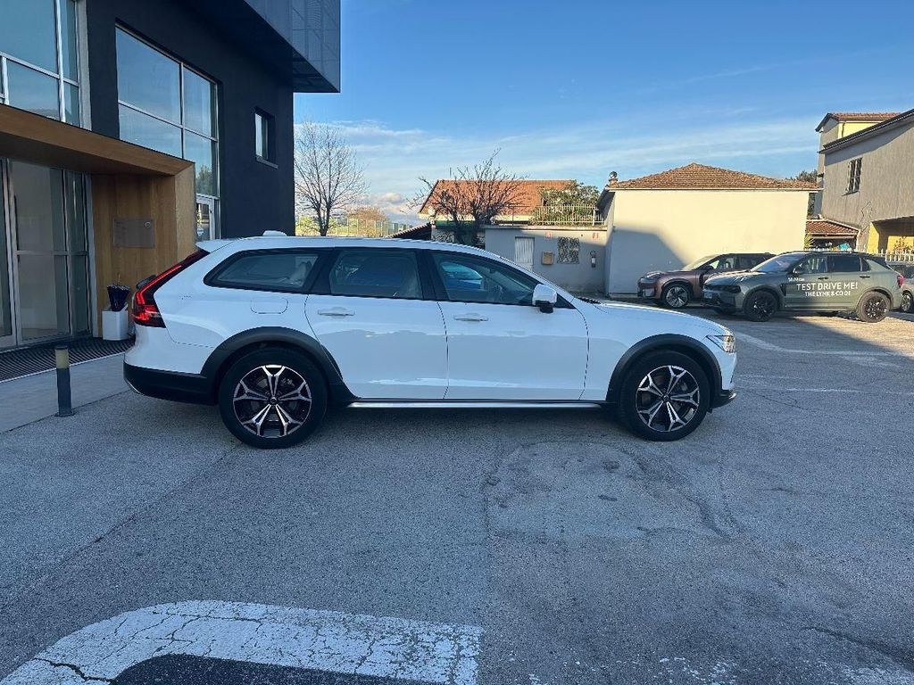 Volvo V90 Cross Country 2021