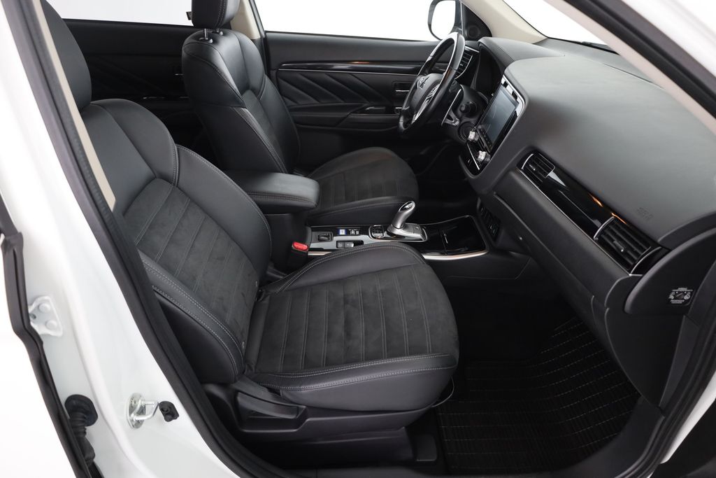 Mitsubishi Outlander 2020