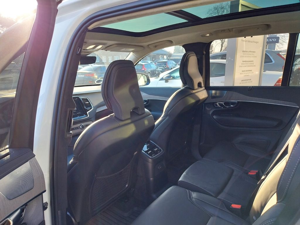 Volvo XC90 2025